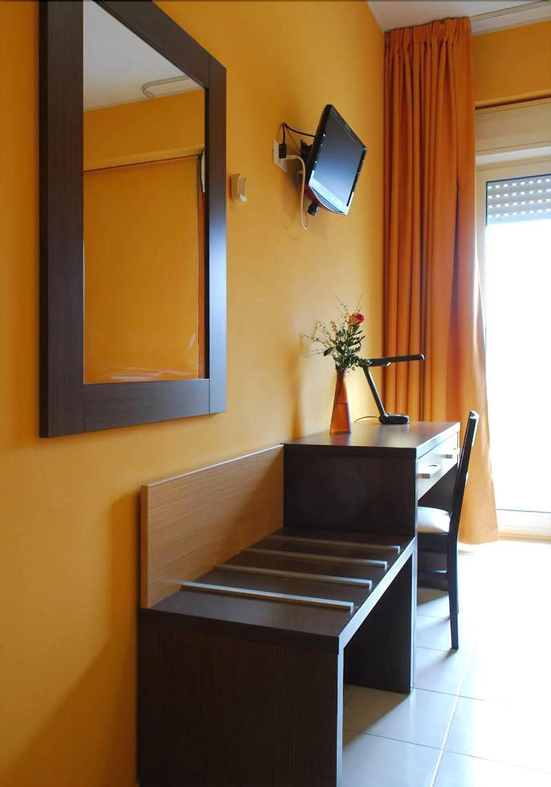 Hotel Michelangelo Teramo Kültér fotó
