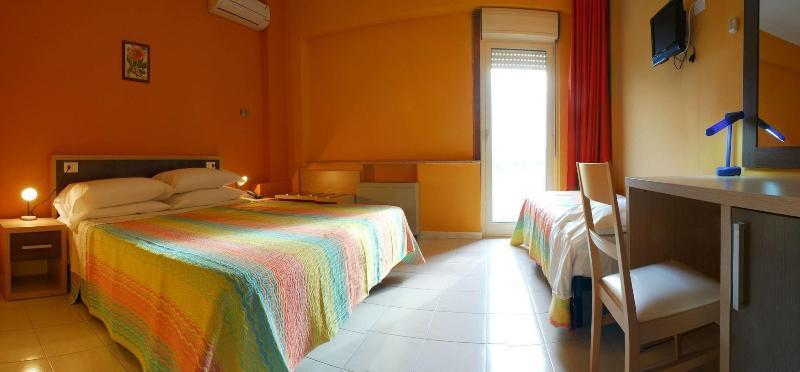 Hotel Michelangelo Teramo Kültér fotó
