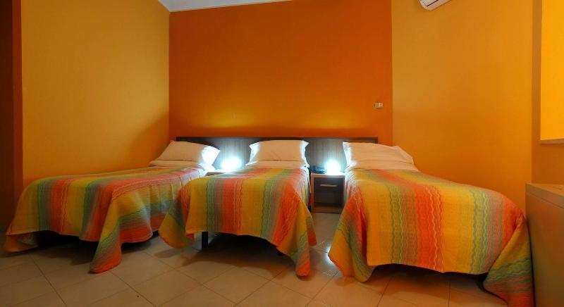 Hotel Michelangelo Teramo Kültér fotó