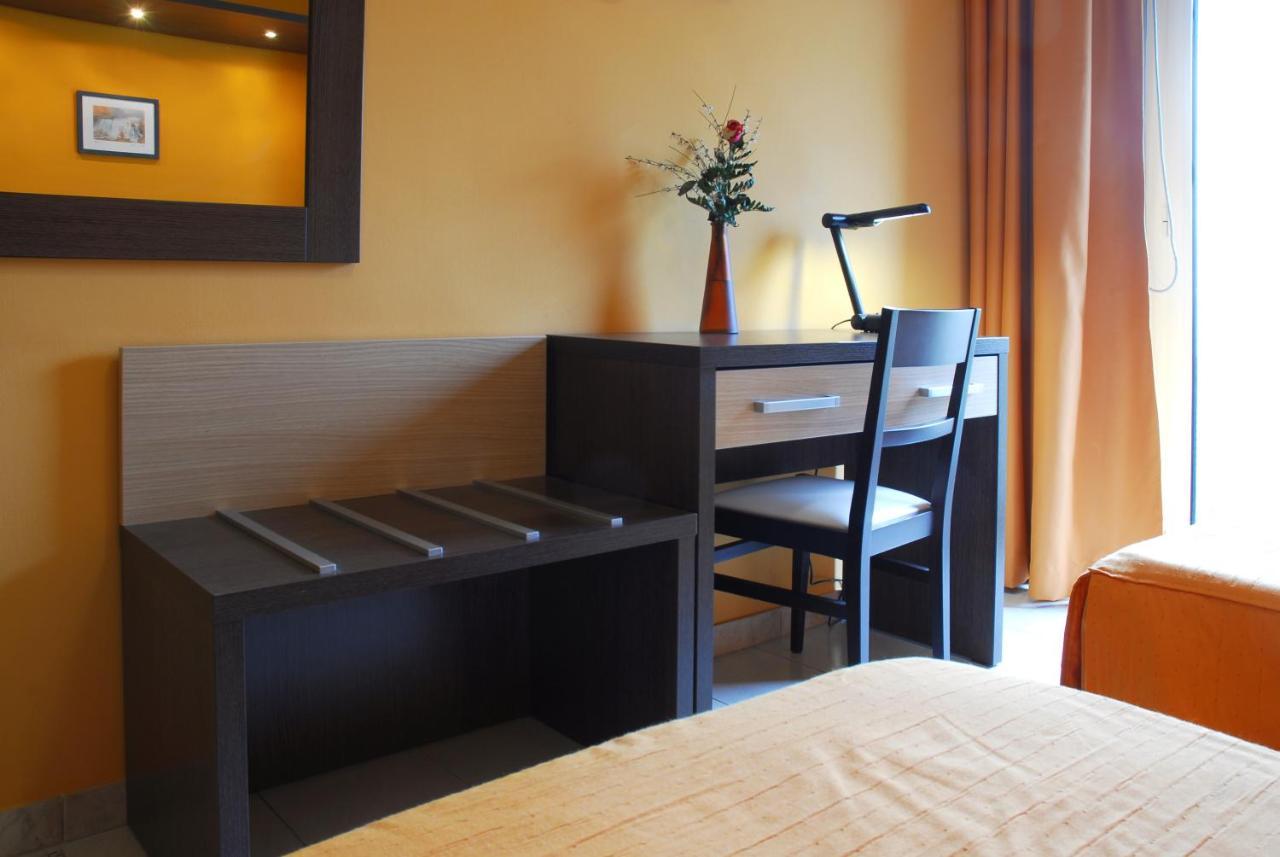 Hotel Michelangelo Teramo Kültér fotó