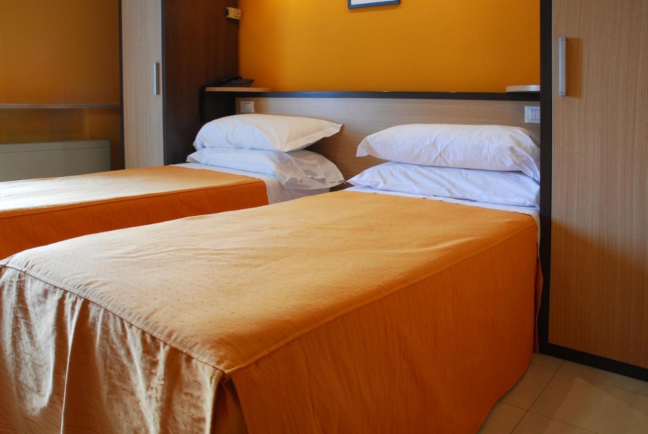 Hotel Michelangelo Teramo Kültér fotó