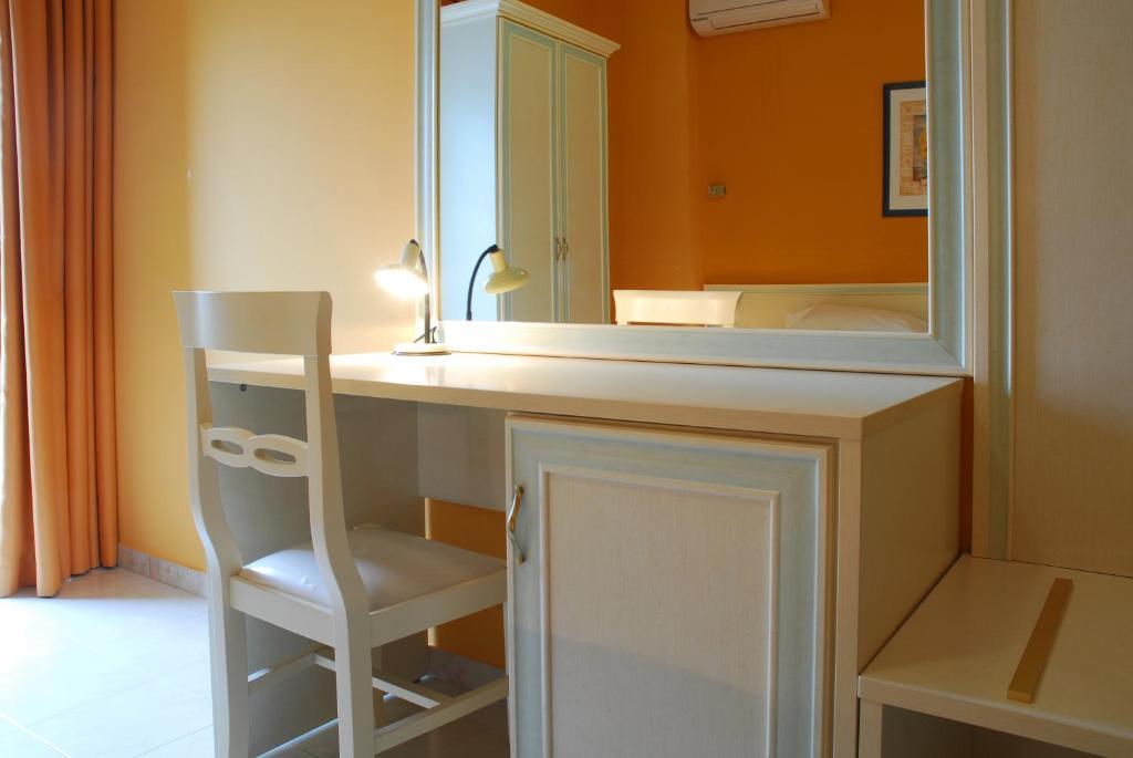 Hotel Michelangelo Teramo Szoba fotó