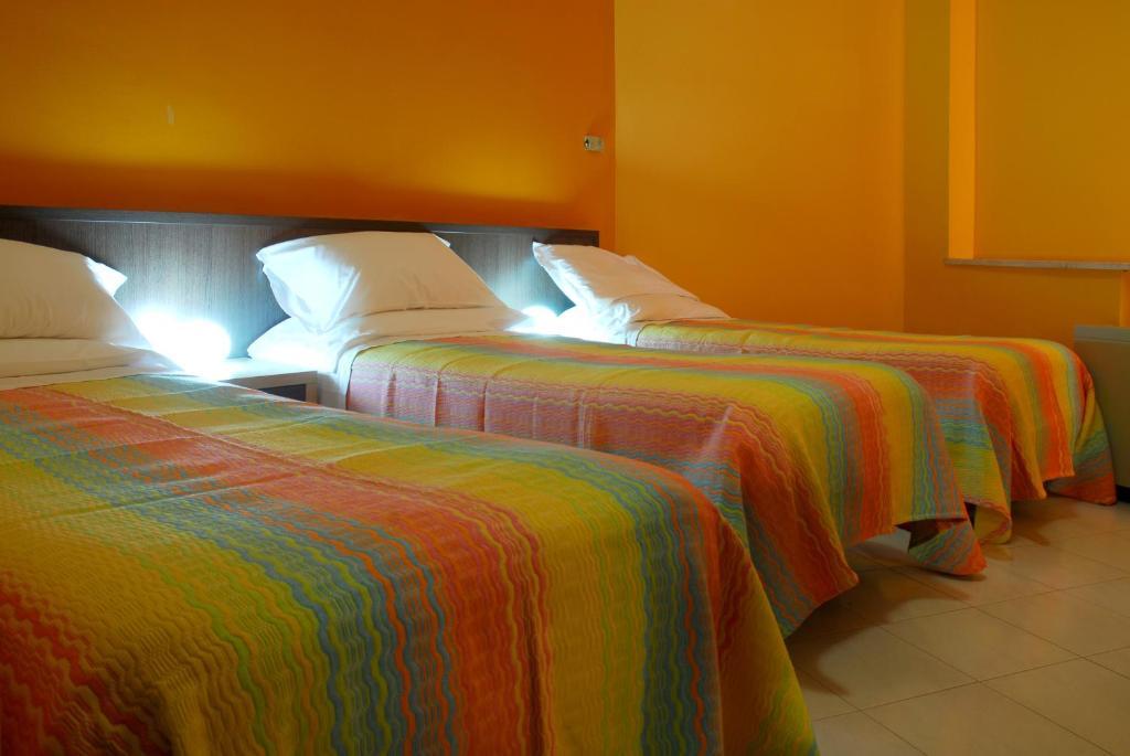 Hotel Michelangelo Teramo Szoba fotó